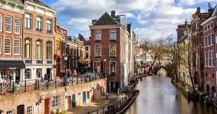 Group Travel Utrecht: Canals, Tours & Logistics Cover